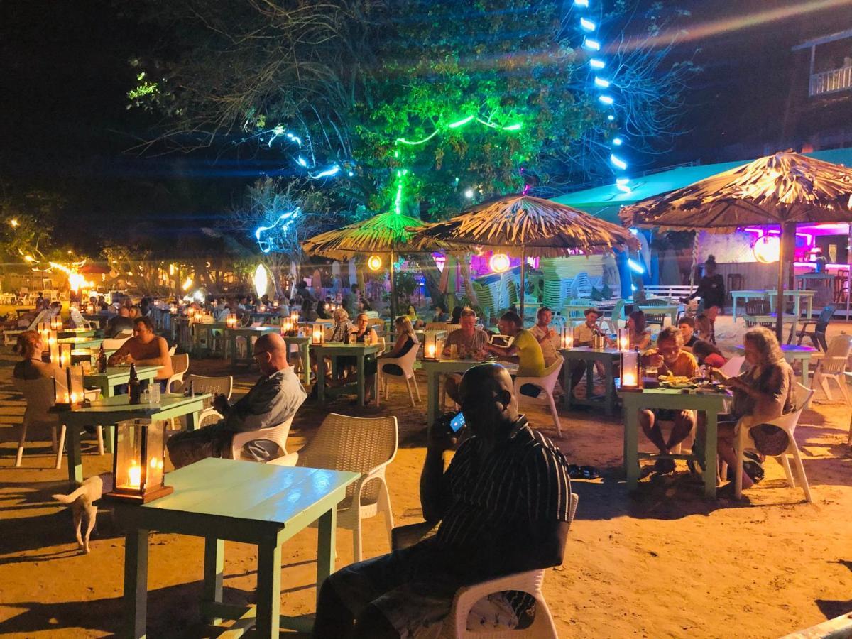 Отель Surf Bar Мирисса Экстерьер фото